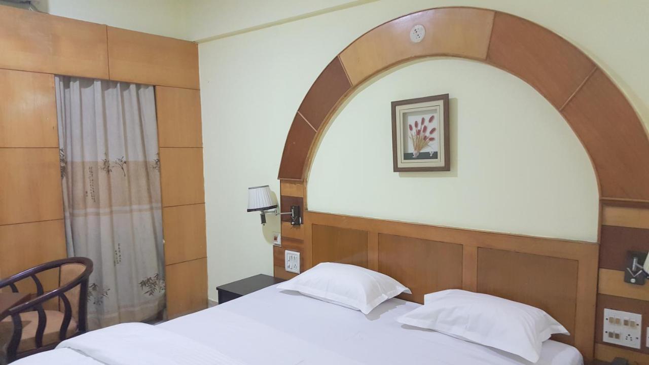 Hotel City Centaur And Convention Center- Vaccinated Staff Bangalore Eksteriør bilde