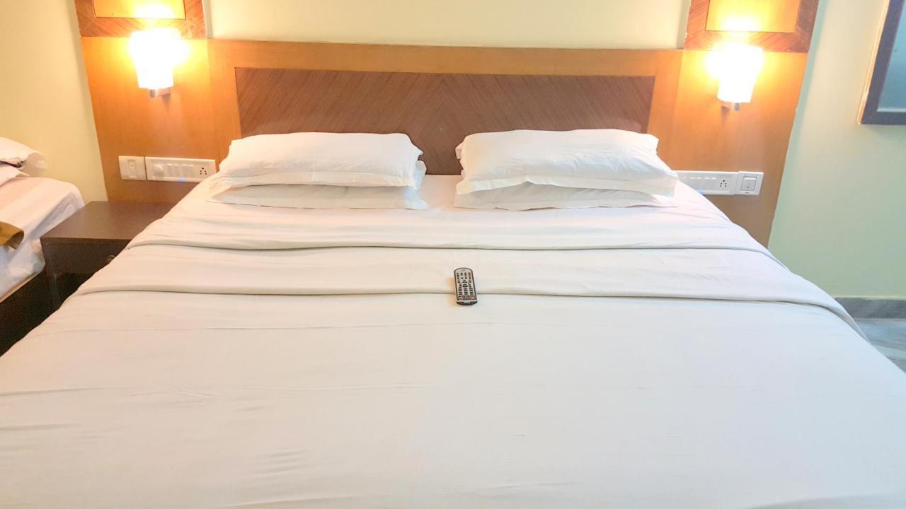 Hotel City Centaur And Convention Center- Vaccinated Staff Bangalore Eksteriør bilde